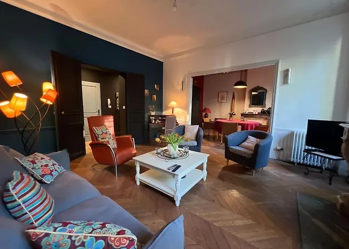 Coeur De Ville, Garage Prive Et Gratuit Avec Terrasse !