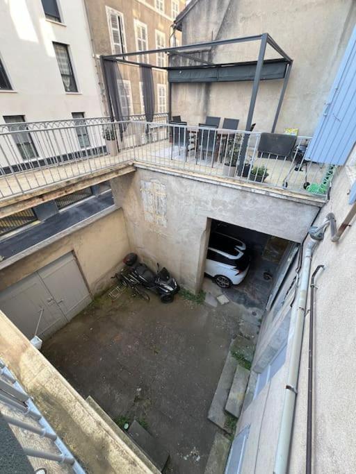 Coeur De Ville, Garage Prive Et Gratuit Avec Terrasse !