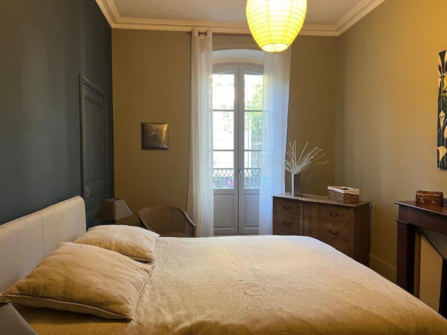 Apartment Coeur De Ville, Garage Prive Et Gratuit Avec Terrasse !