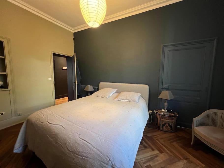 Apartment Coeur De Ville, Garage Prive Et Gratuit Avec Terrasse ! *
