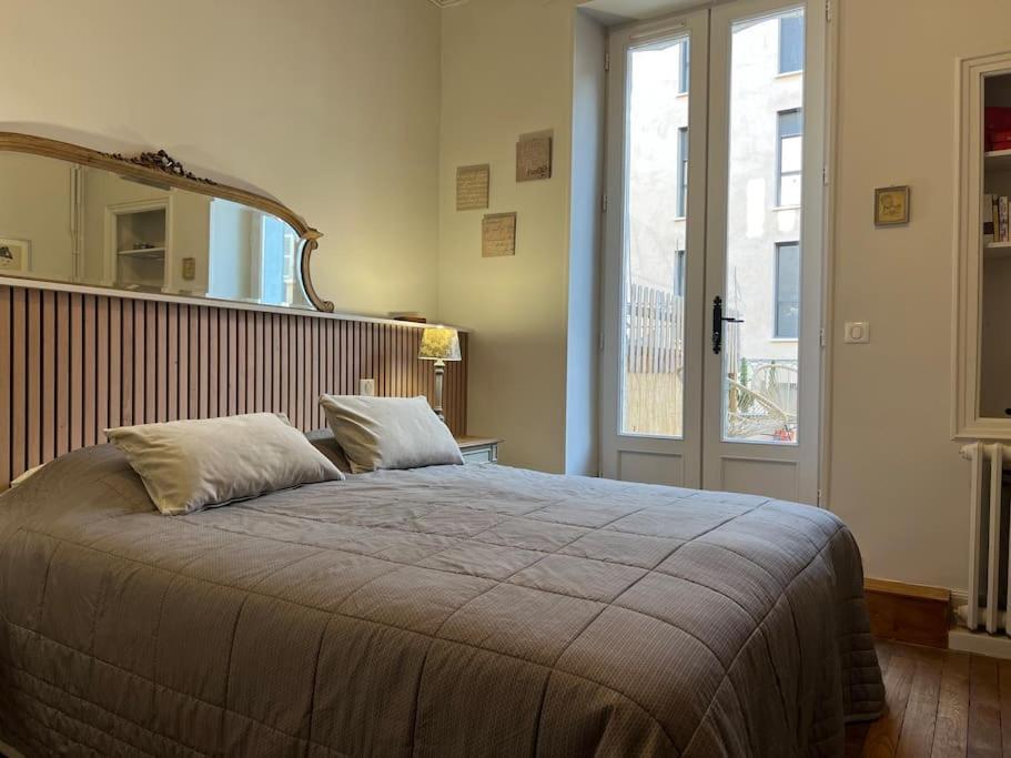 Coeur De Ville, Garage Prive Et Gratuit Avec Terrasse ! Apartment