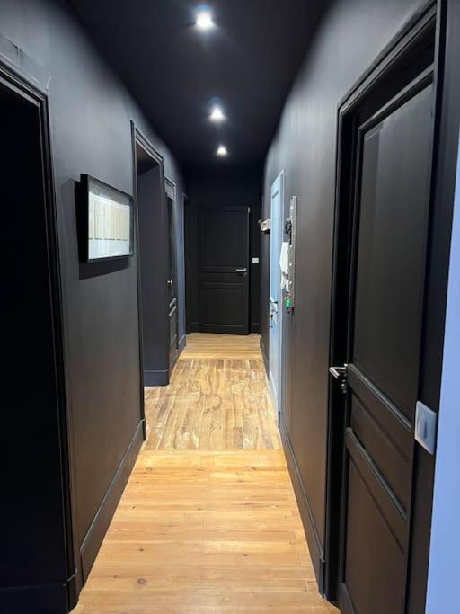 Apartment Coeur De Ville, Garage Prive Et Gratuit Avec Terrasse ! Cahors