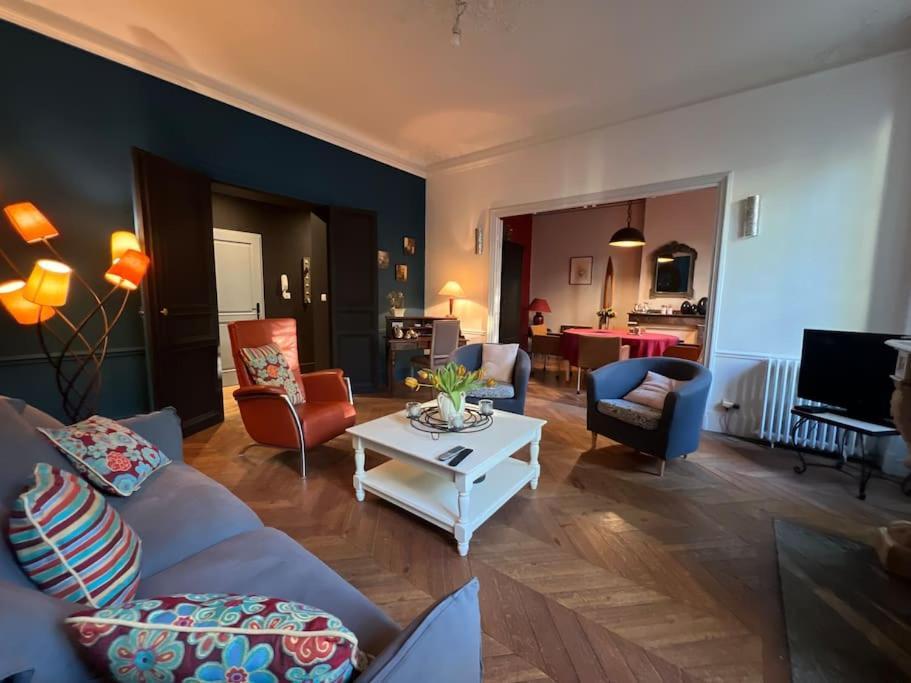 Coeur De Ville, Garage Prive Et Gratuit Avec Terrasse ! Apartment