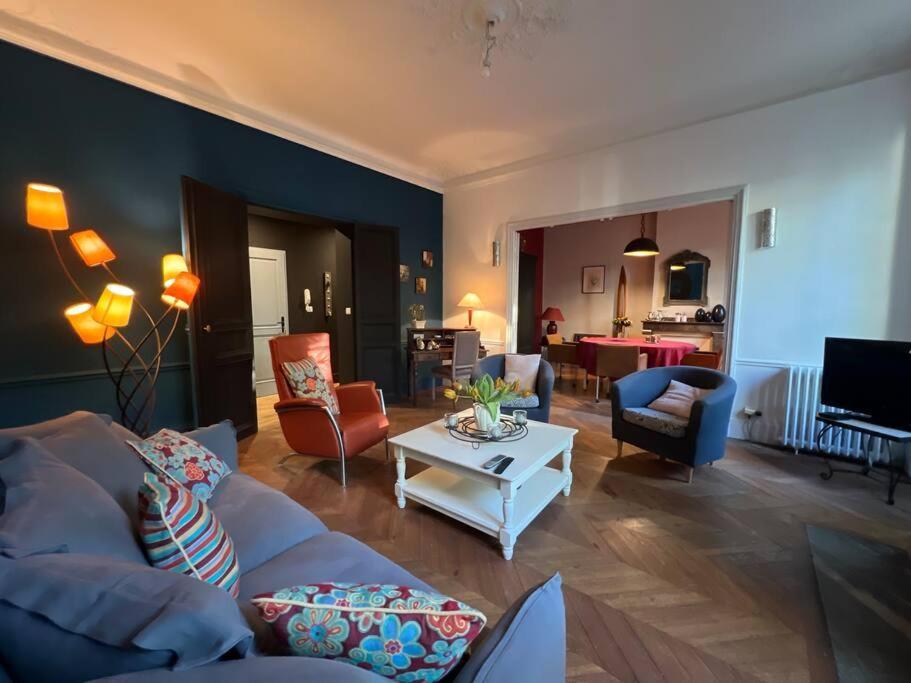 Coeur De Ville, Garage Prive Et Gratuit Avec Terrasse ! Apartment *