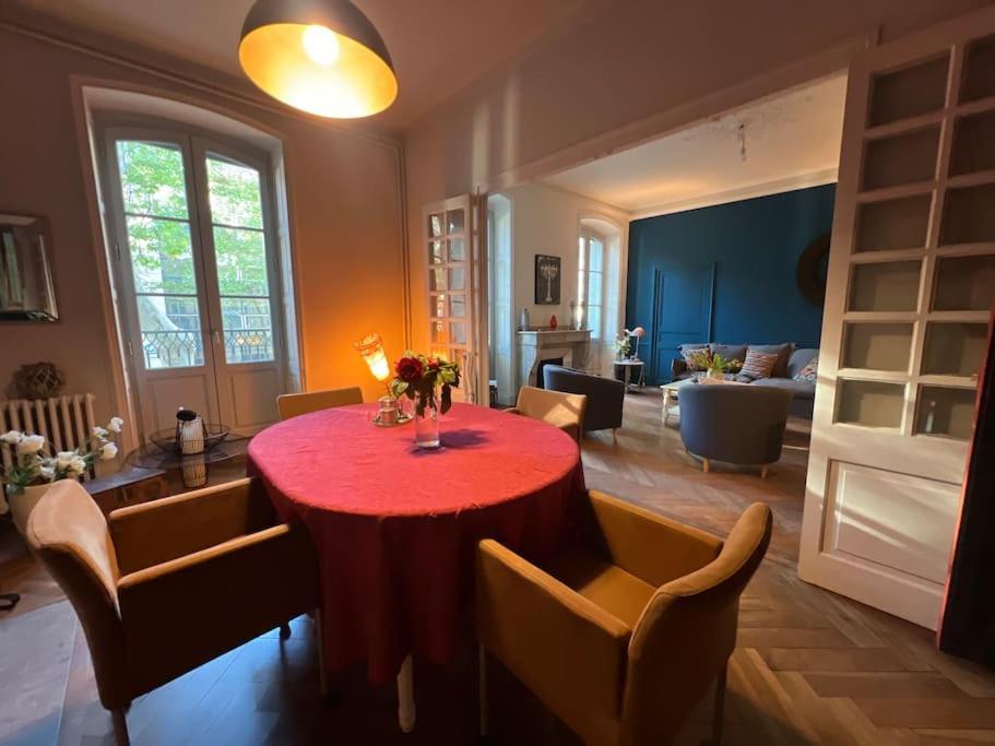 Coeur De Ville, Garage Prive Et Gratuit Avec Terrasse ! *